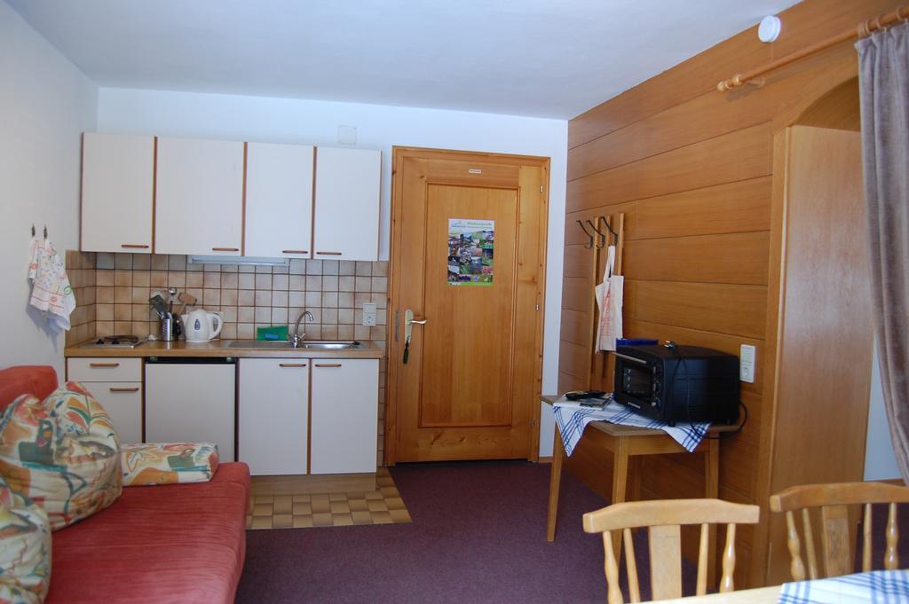 Haus Waldrast Apartment Елбигеналп Стая снимка