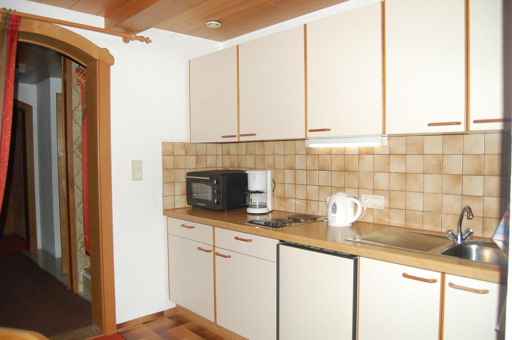 Haus Waldrast Apartment Елбигеналп Стая снимка